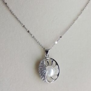 Elegant Silver Pearl Pendant Necklace